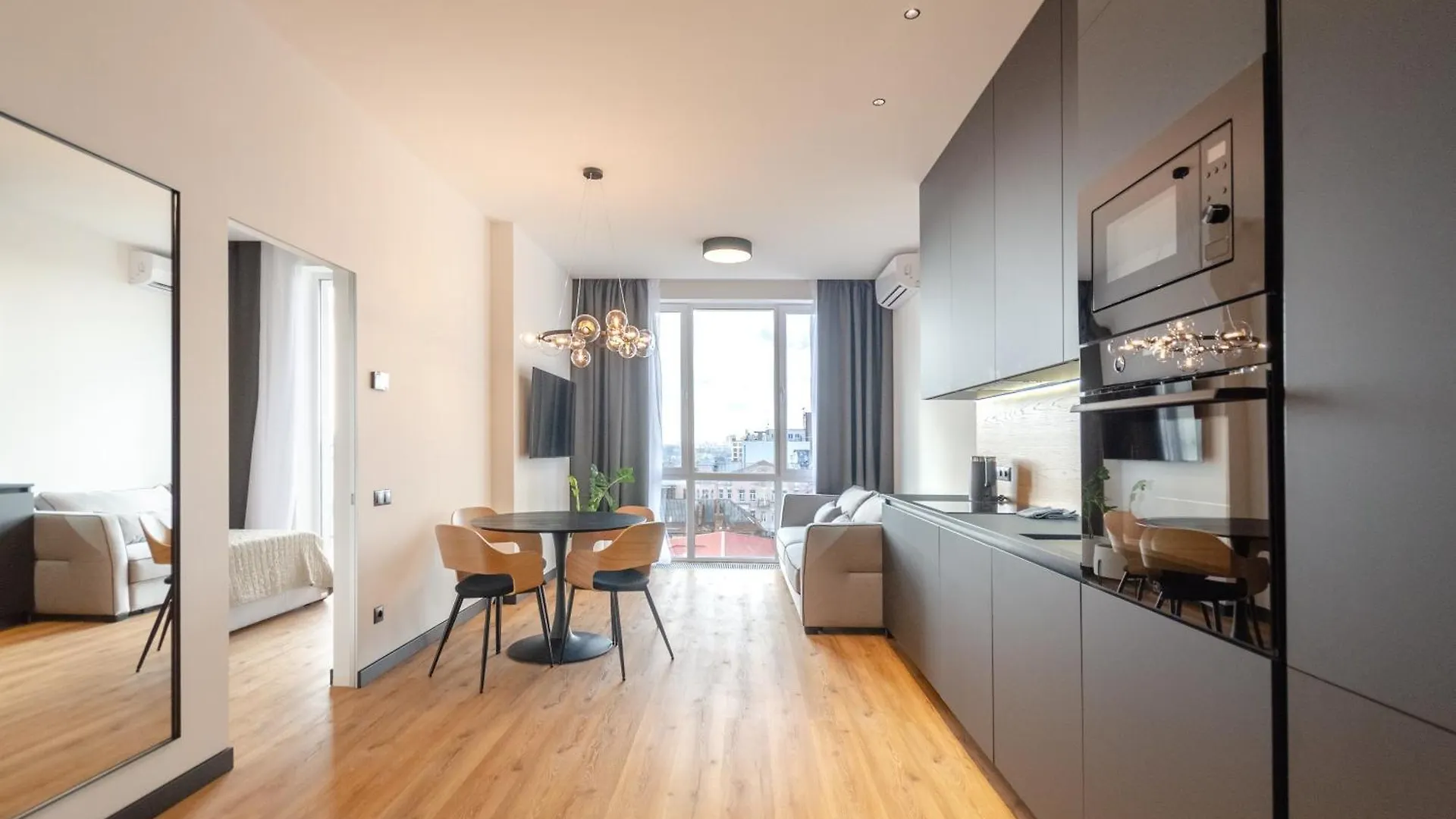 Petrovdom Apartments 7-180 In Rc Yaroslaviv Grad, Bulvarno-Kudriavska 17 Κίεβο