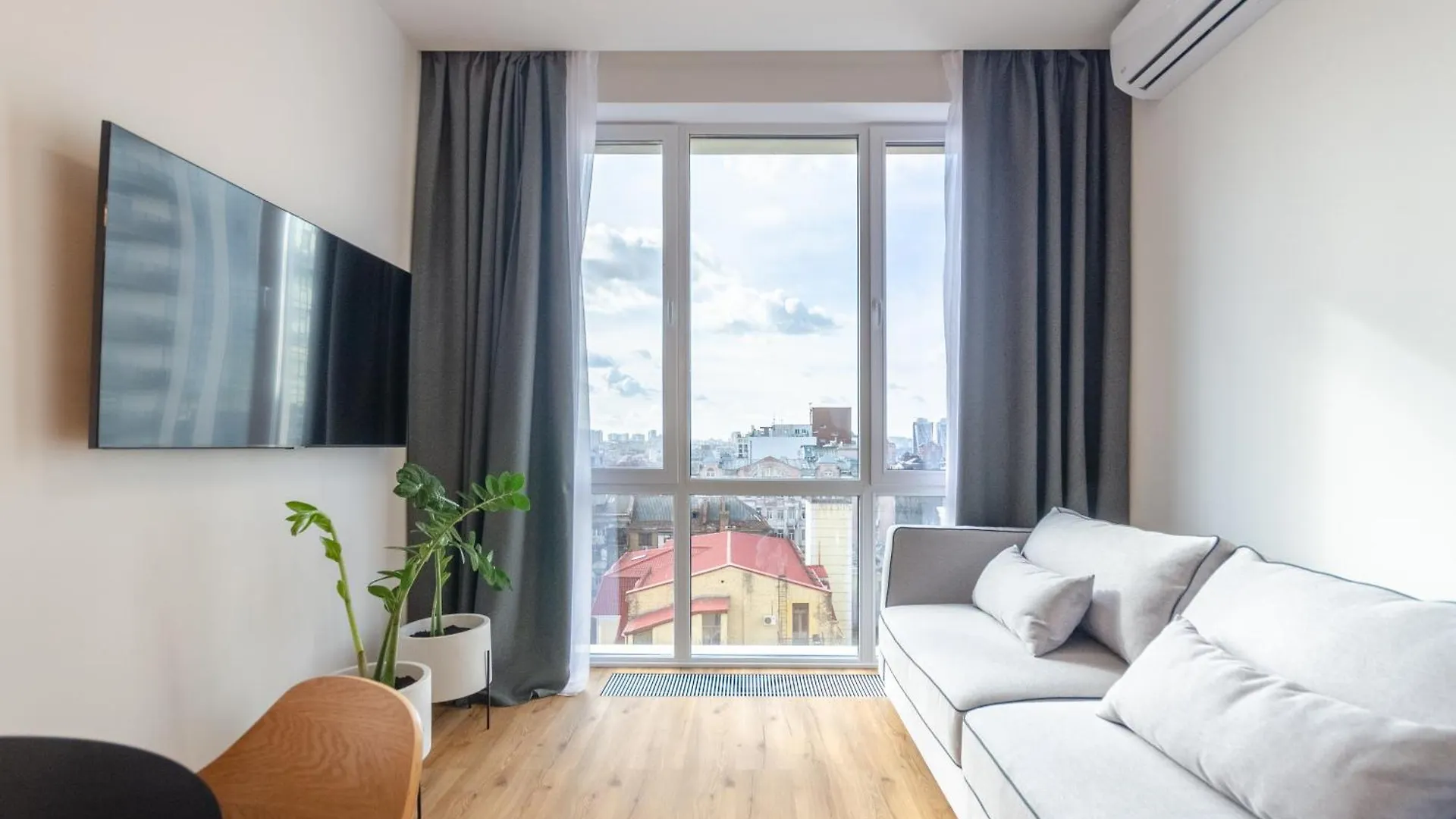 Petrovdom Apartments 7-180 In Rc Yaroslaviv Grad, Bulvarno-Kudriavska 17 Κίεβο
