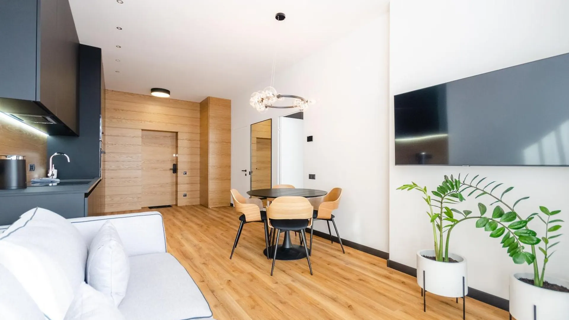 Petrovdom Apartments 7-180 In Rc Yaroslaviv Grad, Bulvarno-Kudriavska 17 Κίεβο