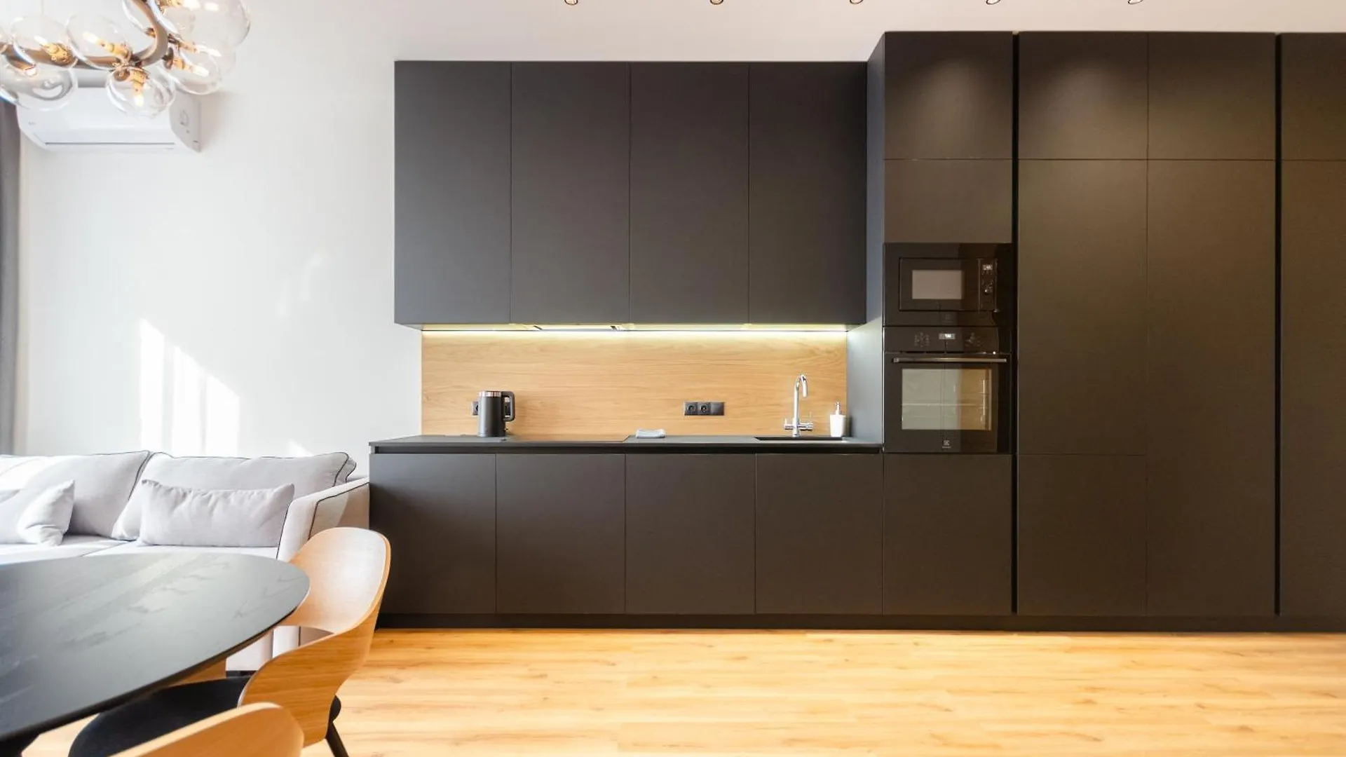 Petrovdom Apartments 7-180 In Rc Yaroslaviv Grad, Bulvarno-Kudriavska 17 Κίεβο 0*,  Ουκρανία