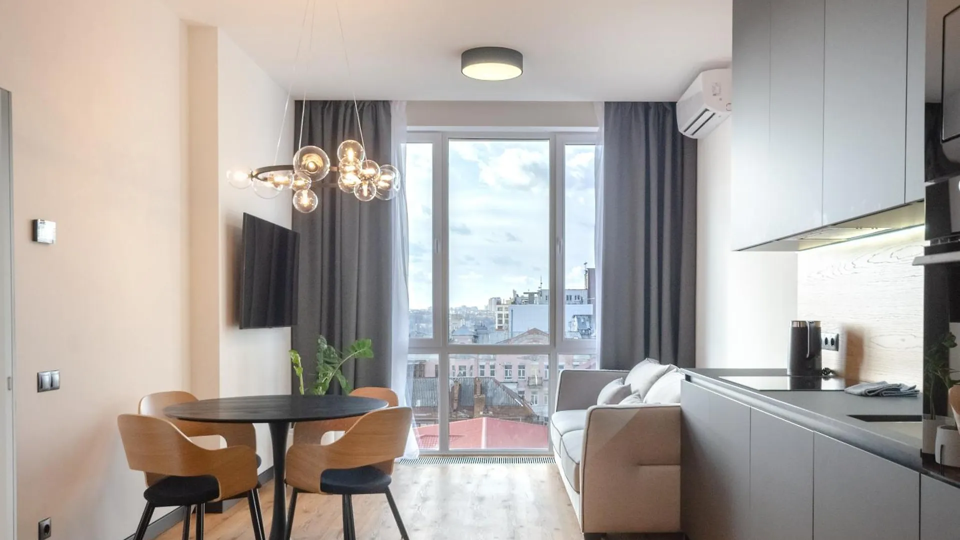 Petrovdom Apartments 7-180 In Rc Yaroslaviv Grad, Bulvarno-Kudriavska 17 Κίεβο 0*,