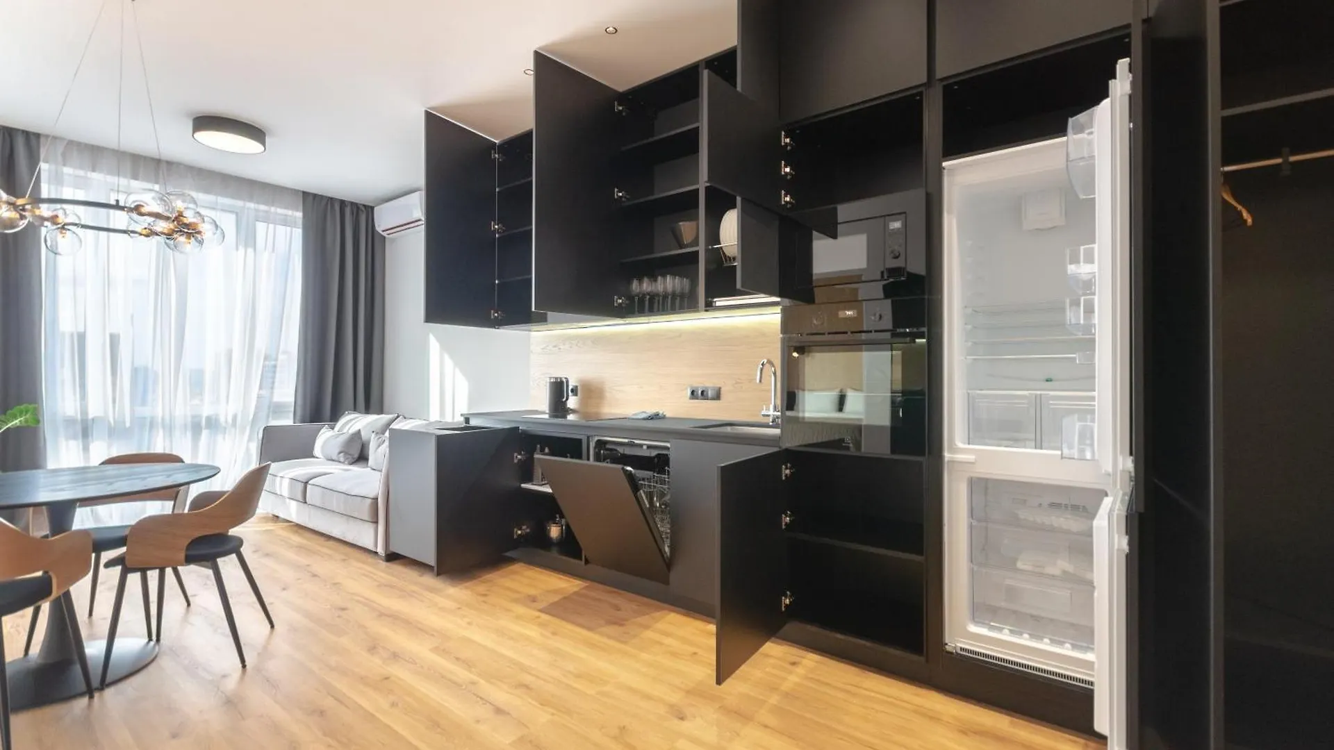 Petrovdom Apartments 7-180 In Rc Yaroslaviv Grad, Bulvarno-Kudriavska 17 Κίεβο 0*,  Ουκρανία