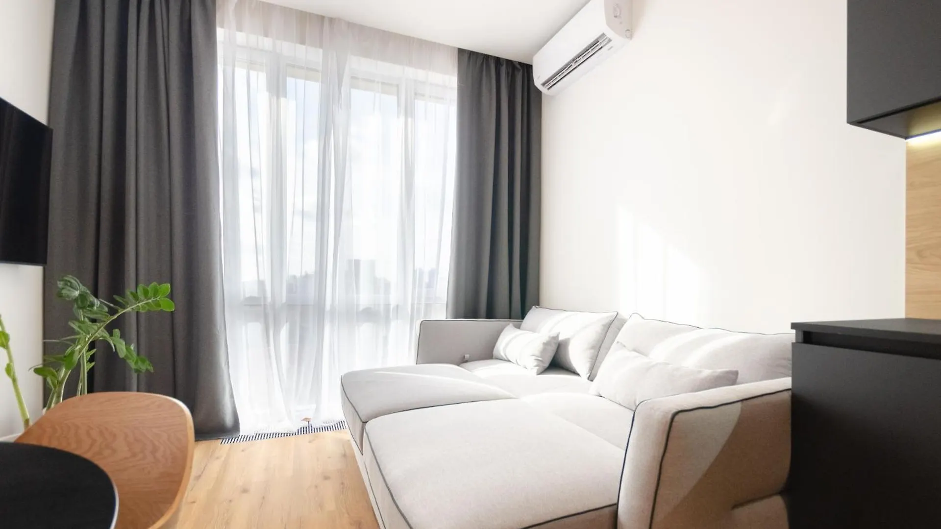 Petrovdom Apartments 7-180 In Rc Yaroslaviv Grad, Bulvarno-Kudriavska 17 Kijev